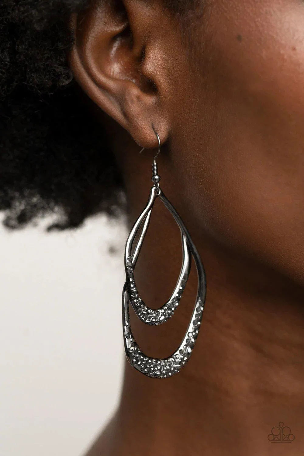 Beyond Your GLEAMS Black Earrings - Paparazzi Accessories