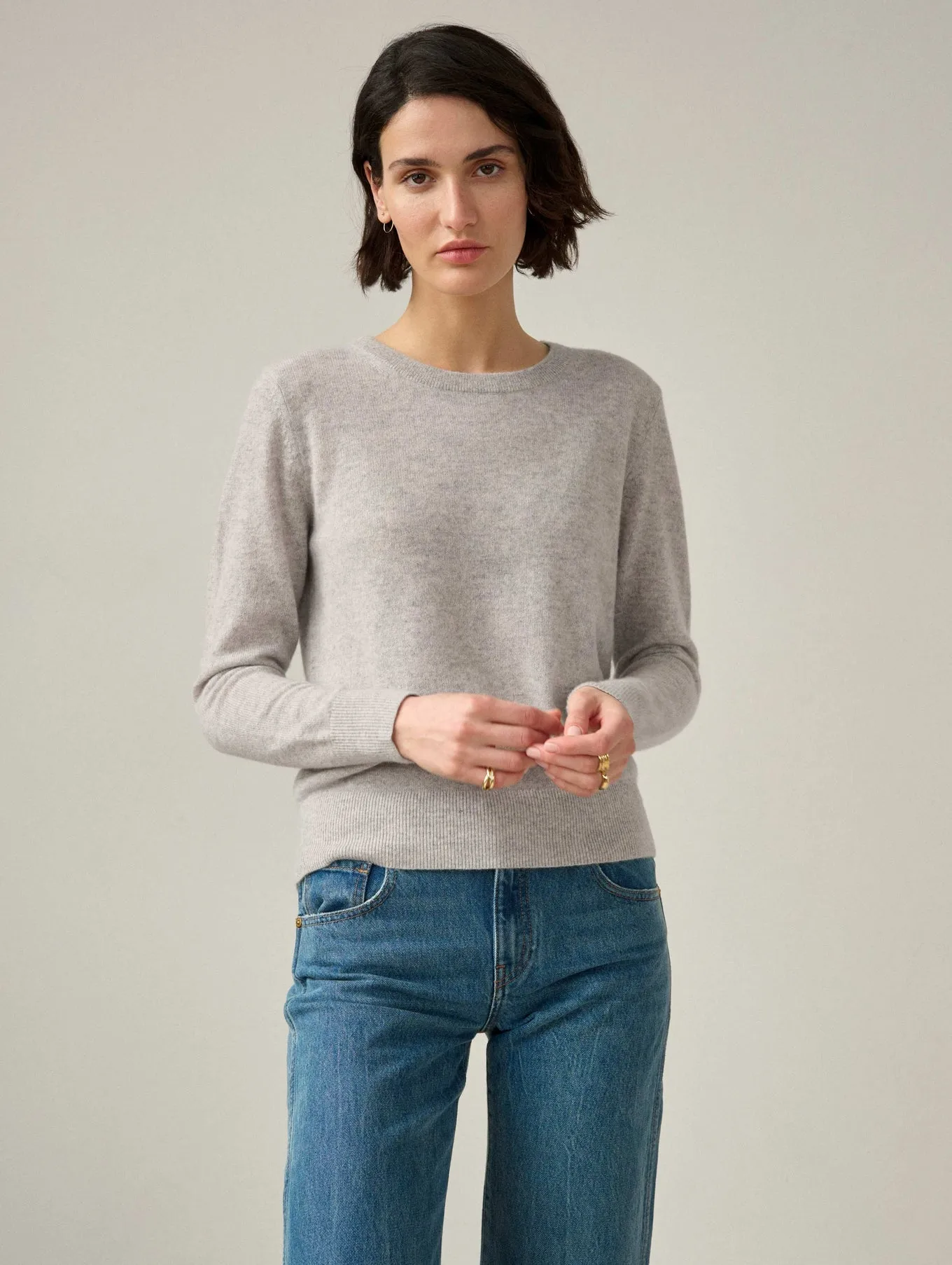 ESSENTIAL CASHMERE CREWNECK