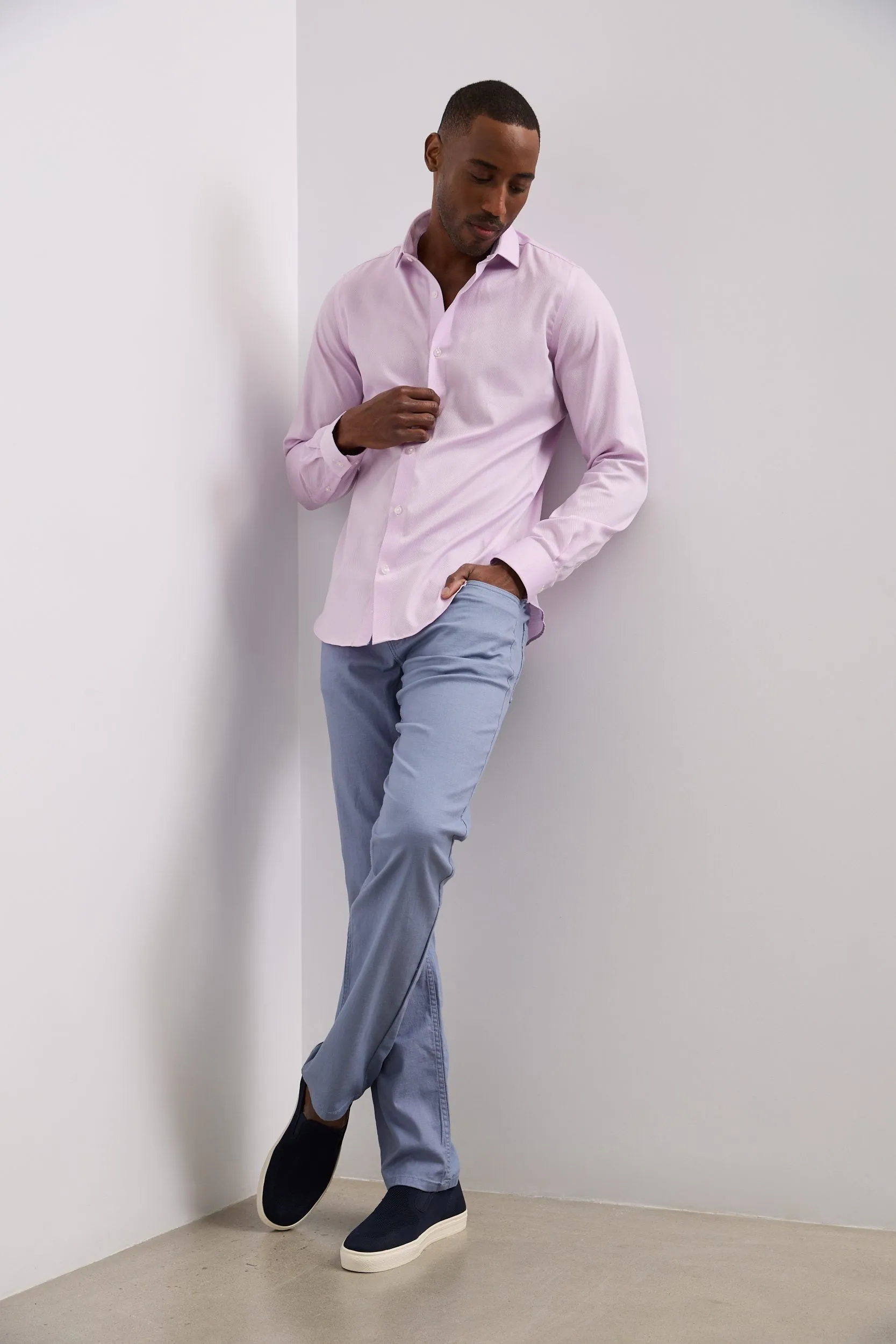 Extra-fitted non-iron textured shirt