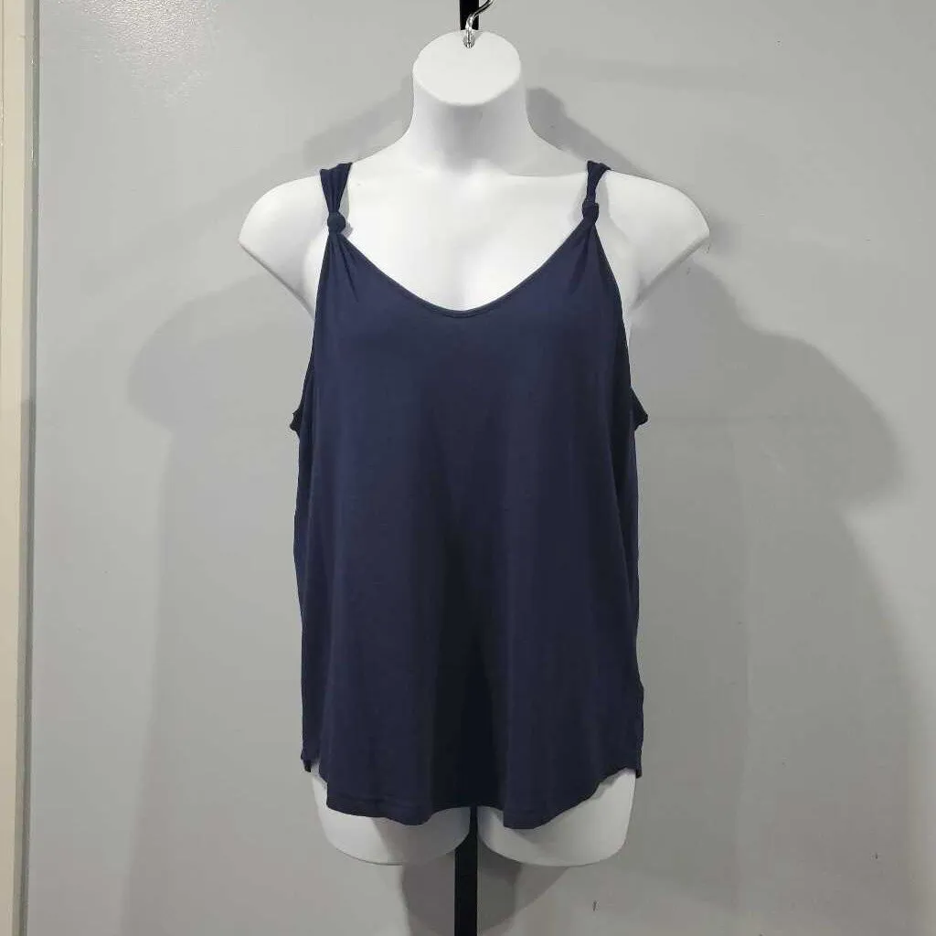 Gap Top XL